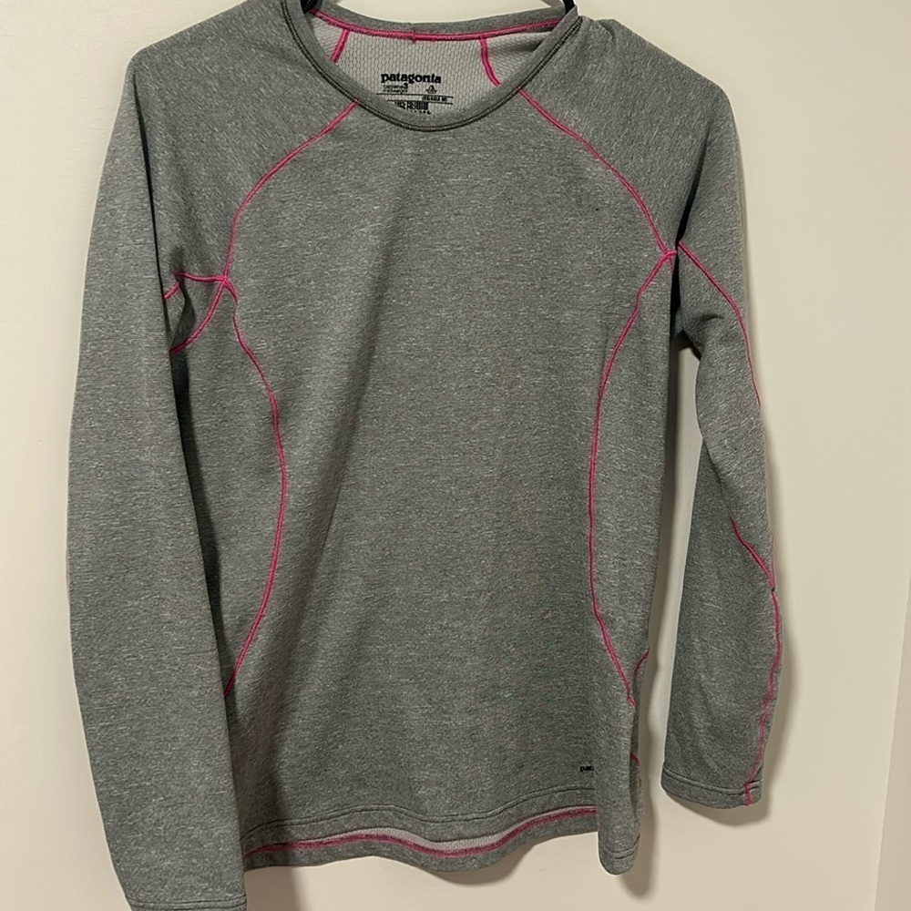 Patagonia Gray Long Sleeve Base Layer Size Small 100% Polyester Winter